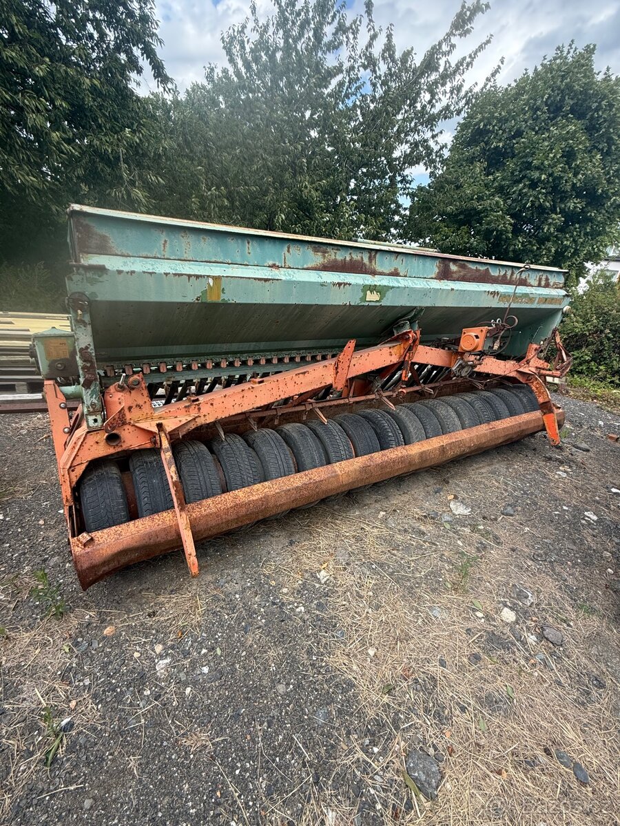 Secí stroj Amazone RPD 401