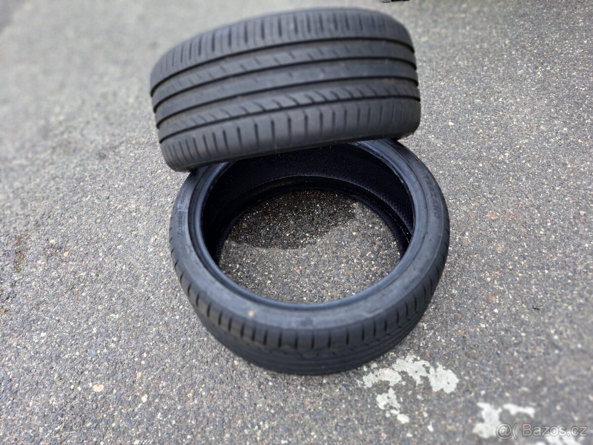 245/35 r19