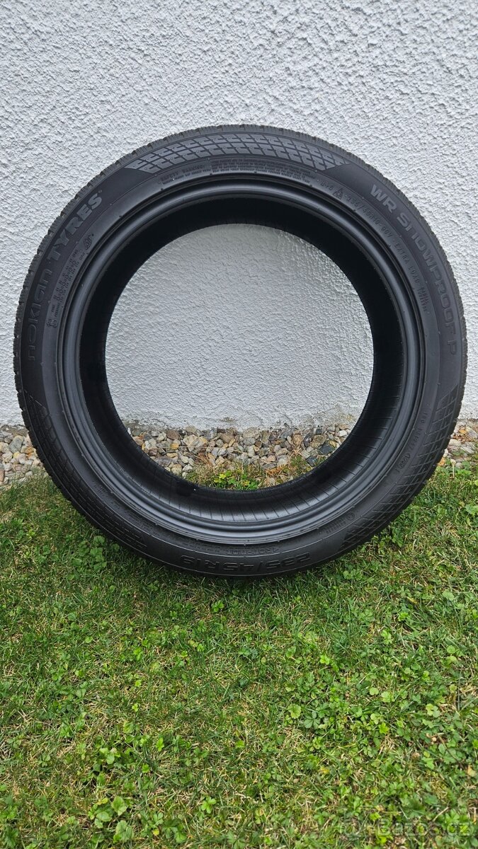 235/45 R19 zimní pneu nokian