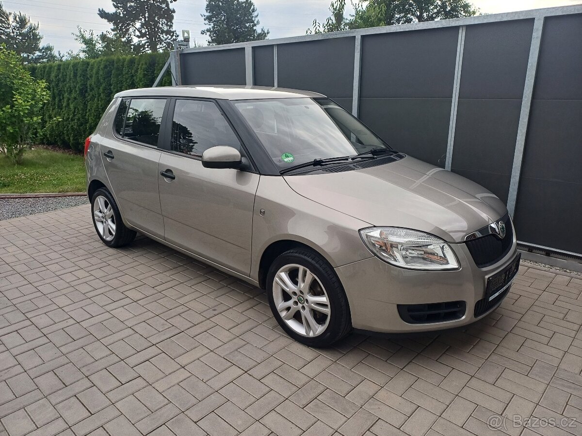 Benzínová Škoda Fabia 1.majitel...58709km