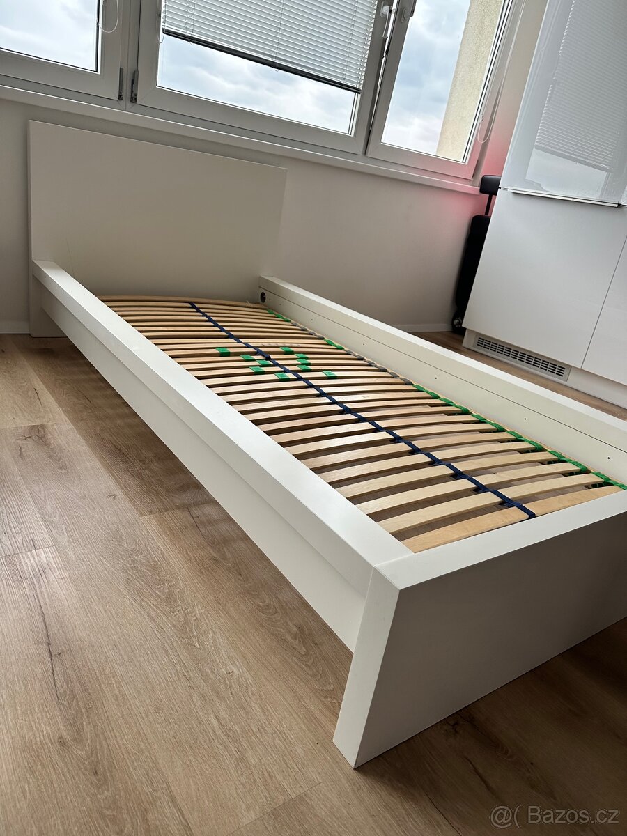Postel 90x200 ikea Malm