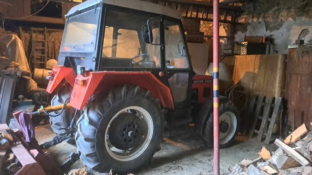 Zetor 5245 + kára na UNC + lopata + pneu