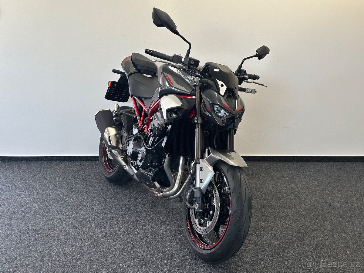 Kawasaki Z 900 2025