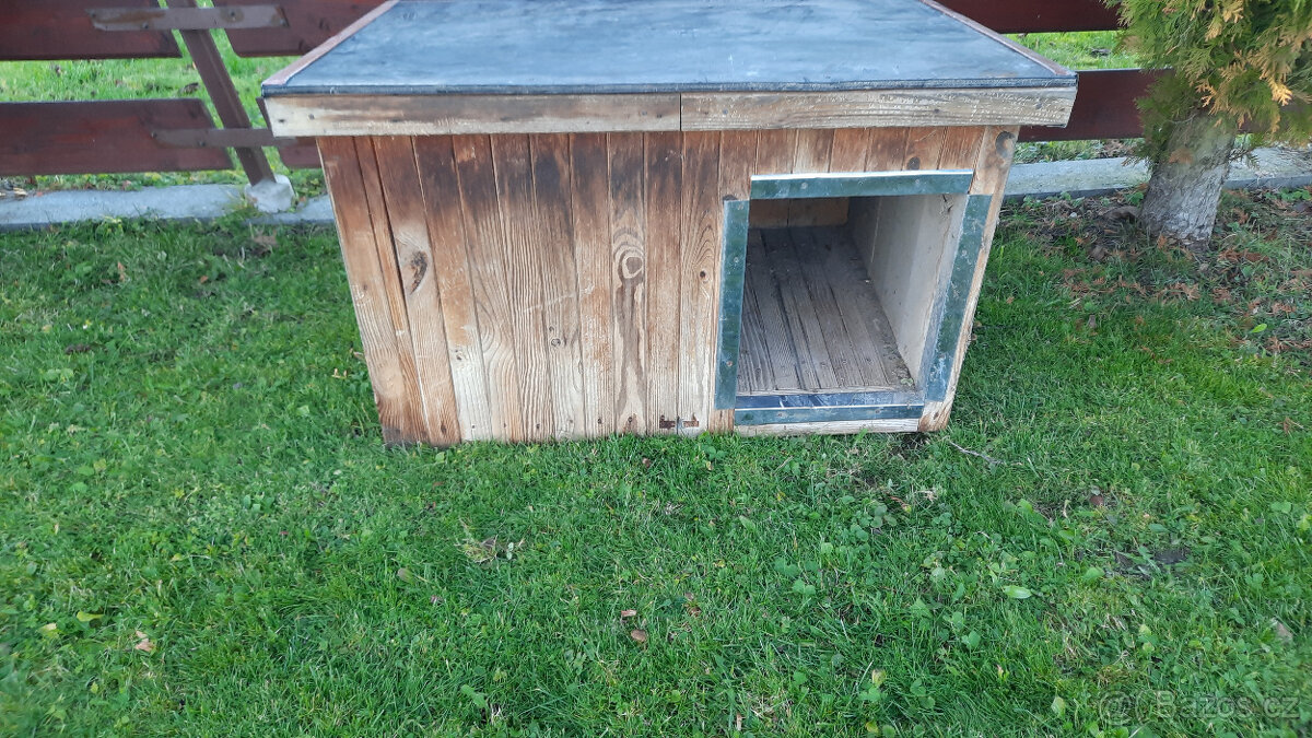 Zateplená psí bouda