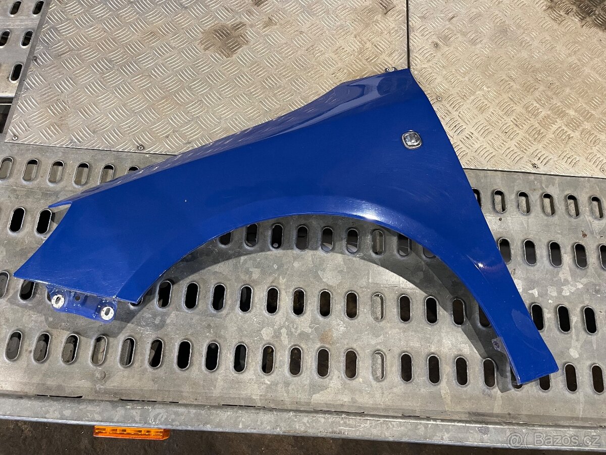 Prodám přední levý blatník Fabia II