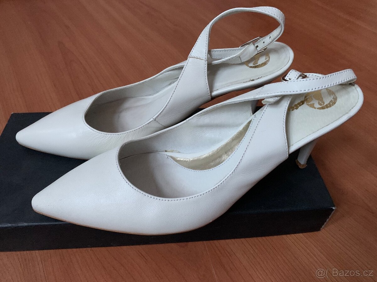 Kožené bílé lodičky BAŤA, svatebni, vel. 39