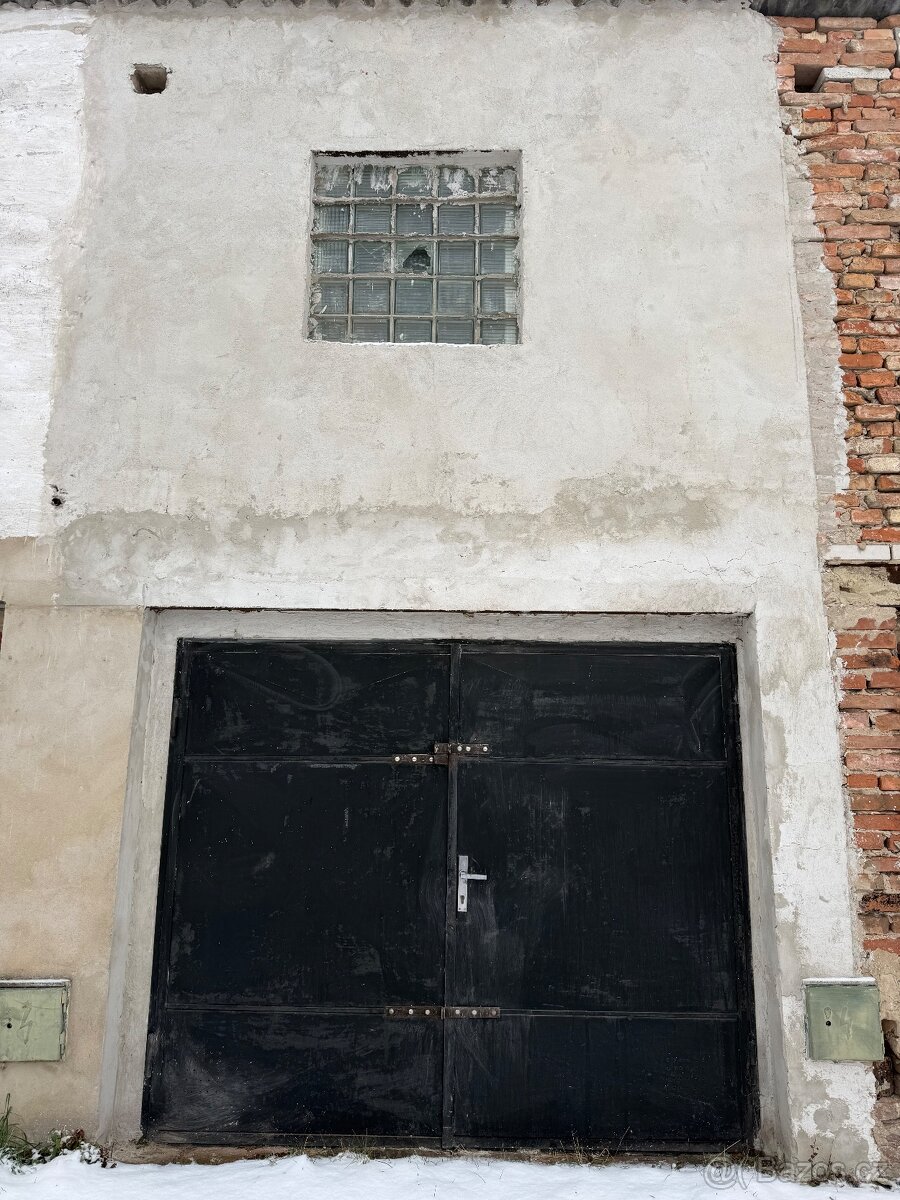 Prodej garáž po částečné rekonstrukci - Louny u Pivovaru