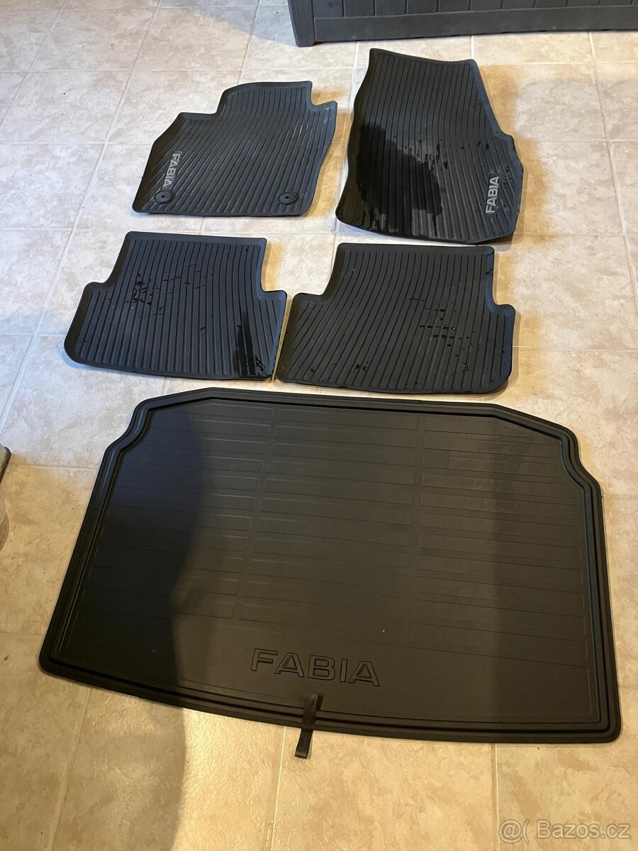 Prodám celoroční gumové koberce škoda fabia