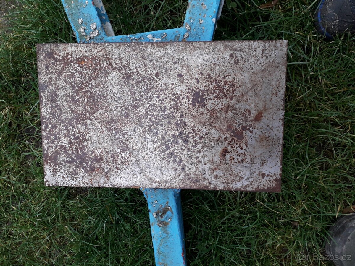 Radeco,malá přesná deska,úhloměr,hodinky,svorky