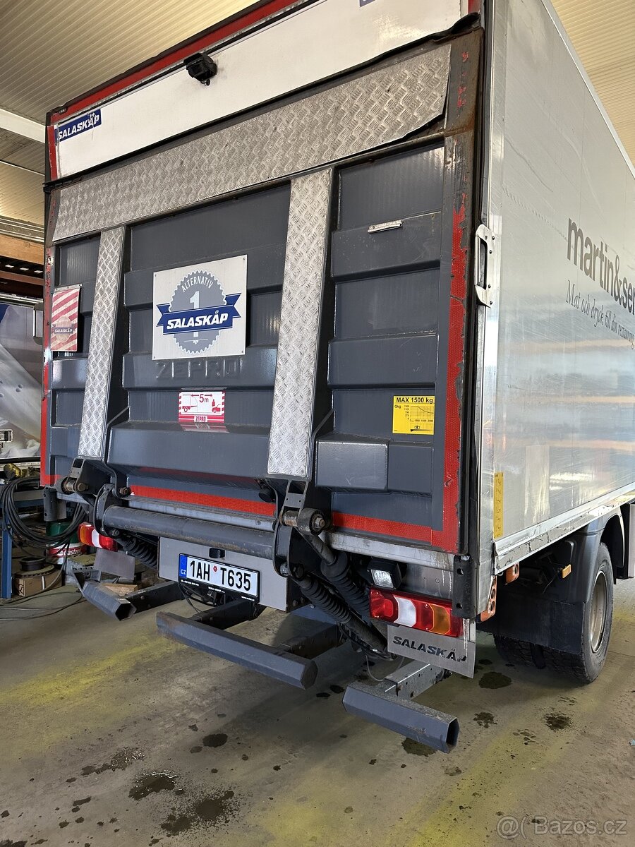 Chladící a mrazící skříň