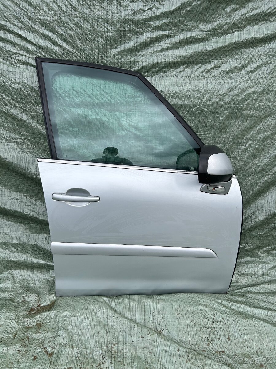 Citroën C4 Picasso Přední pravé dveře