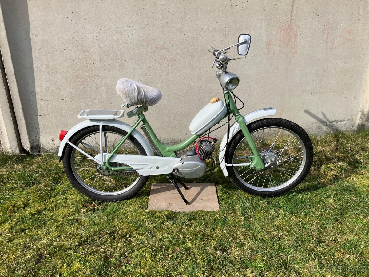 Moped Stadion s11
