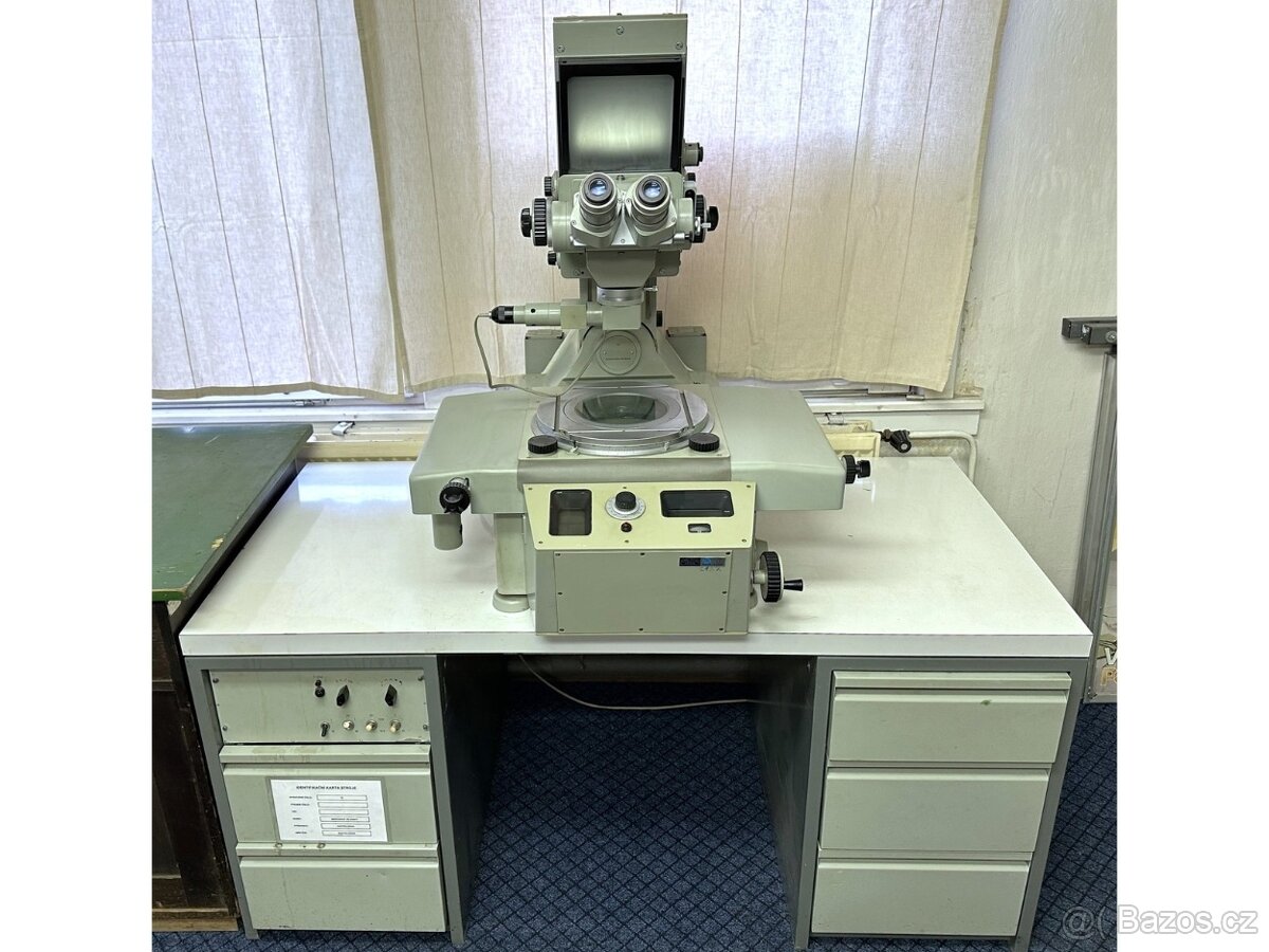 Mikroskop projekční dílenský Carl Zeiss Jena