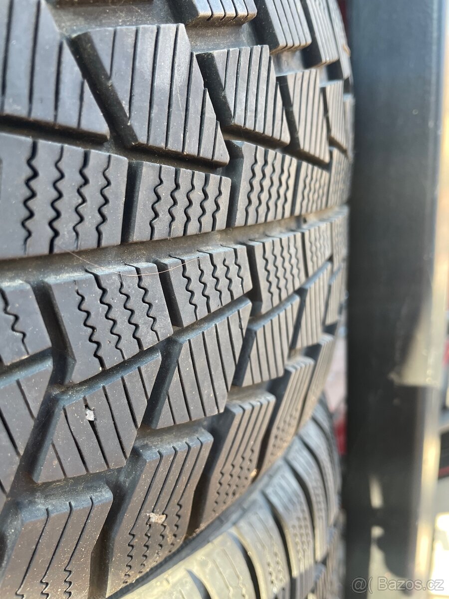 Prodam 4ks zimní pneu 225/45r17