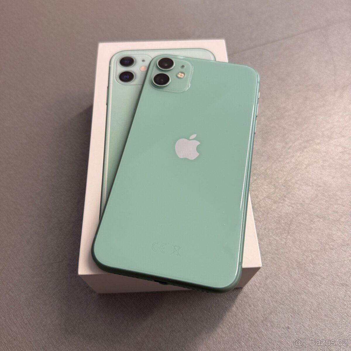 iPhone 11 128GB zelený, bez škrábance, 100% baterie