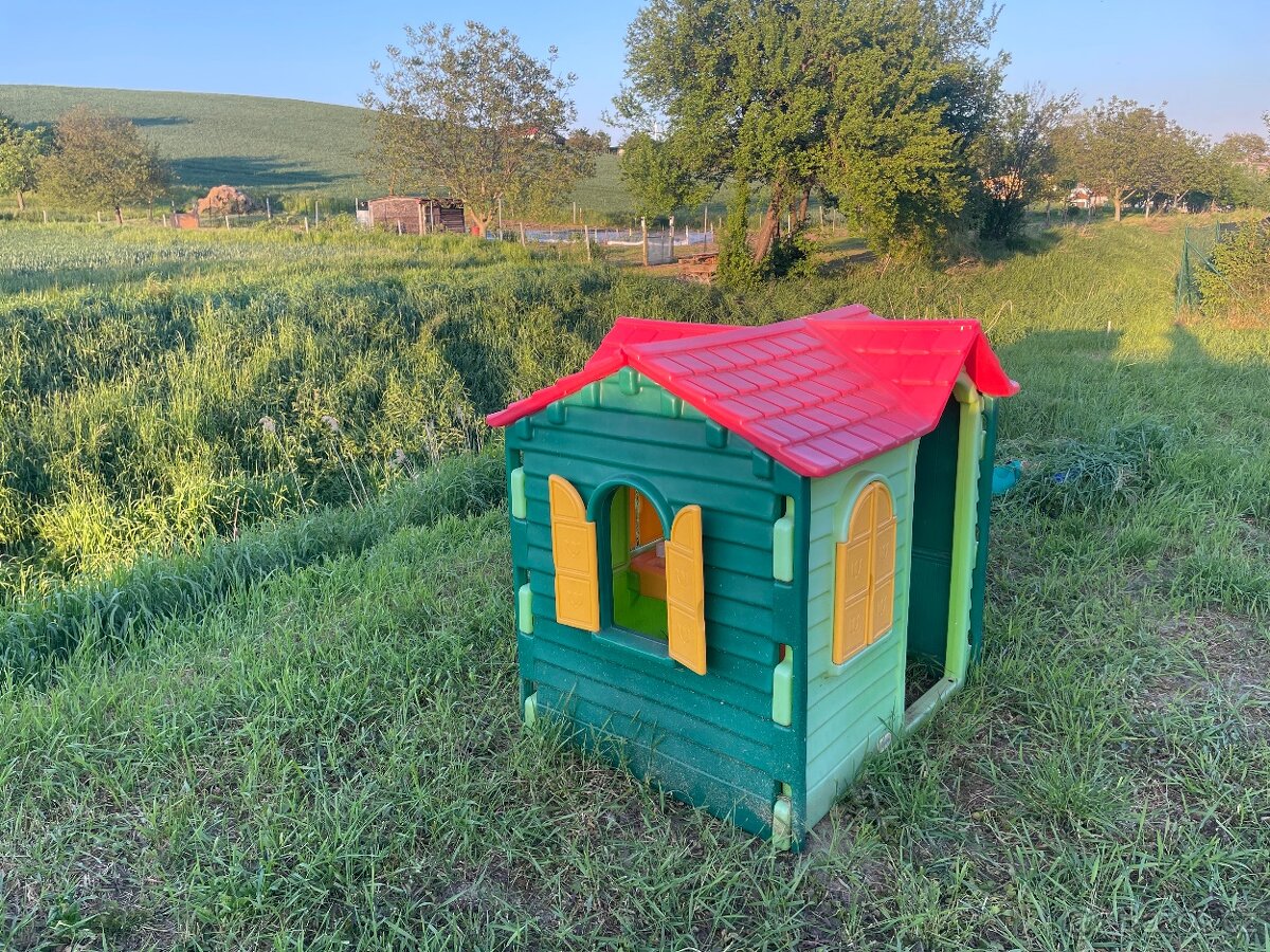 Prodám dětský zahradní domeček Little Tikes