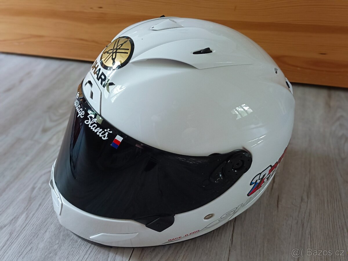 přilba SHARK RACE-R PRO