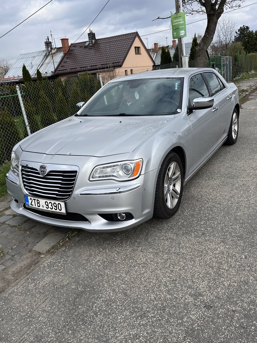 Lancia thema platinum 3.0 crd v6 176 kw r.v 2013