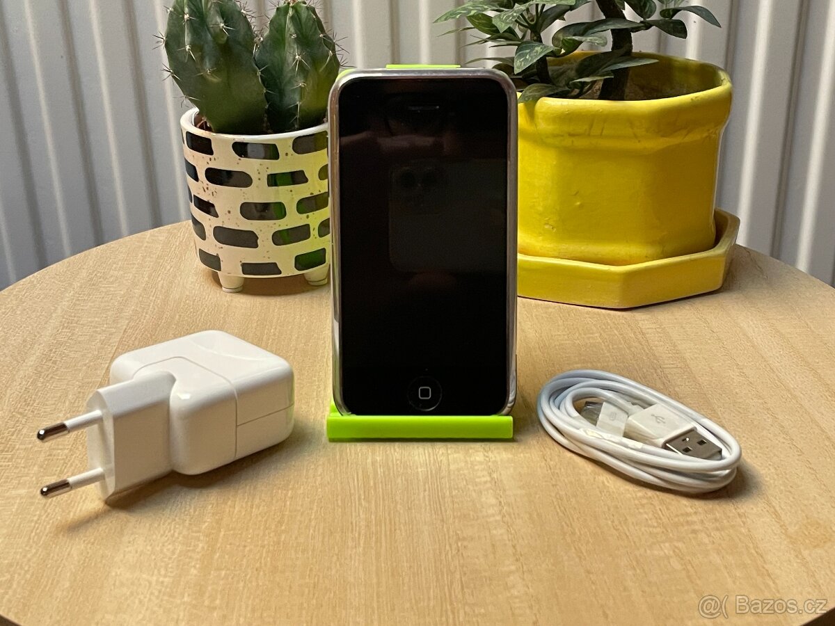 iPhone 2g – sběratelský kousek pro fanoušky Apple