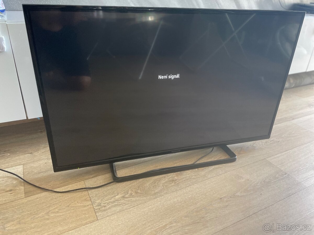 Panasonic Full HD TV 106cm