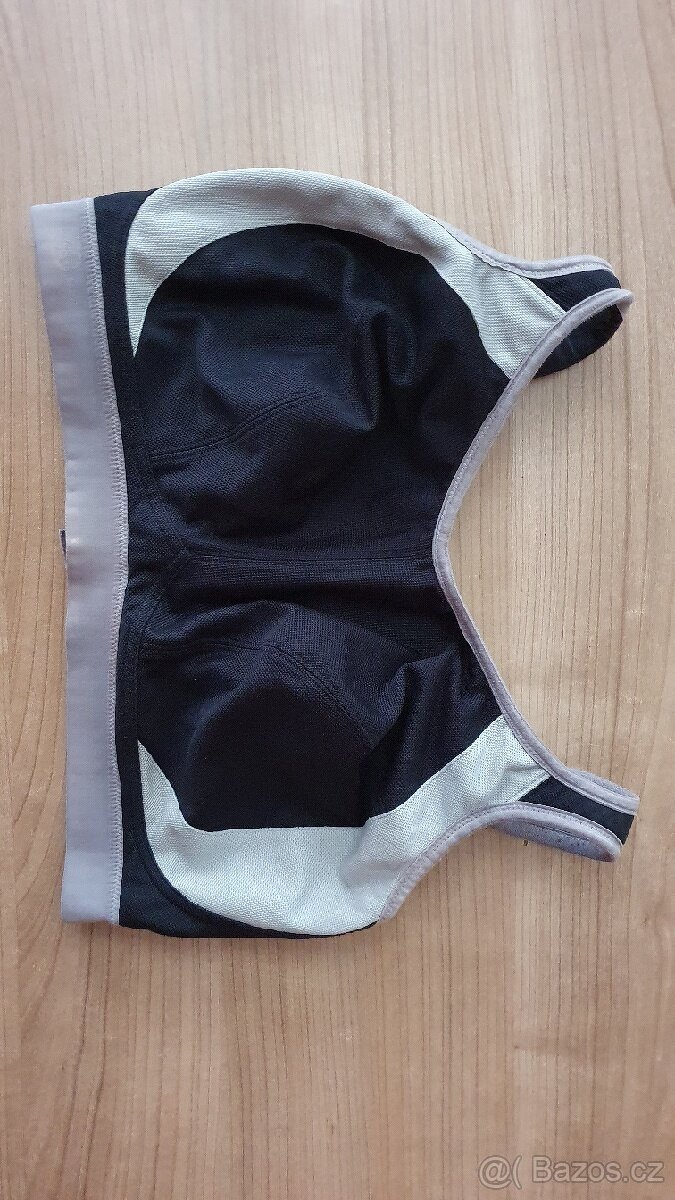 Podprsenky 2 ks (pěkné), více níže v inzerátu