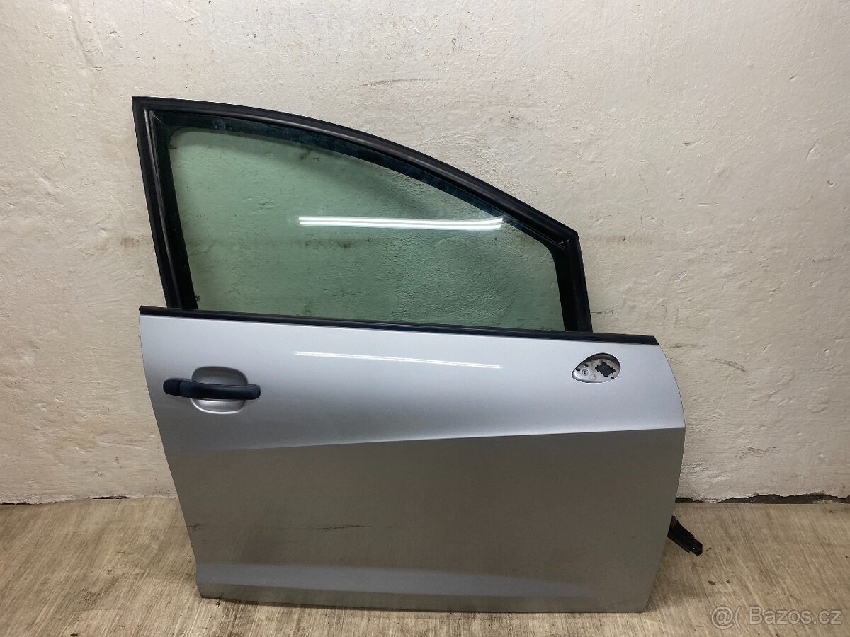 SEAT IBIZA 6J 2008-2017 - PRAVÉ PŘEDNÍ DVEŘE LS7Y