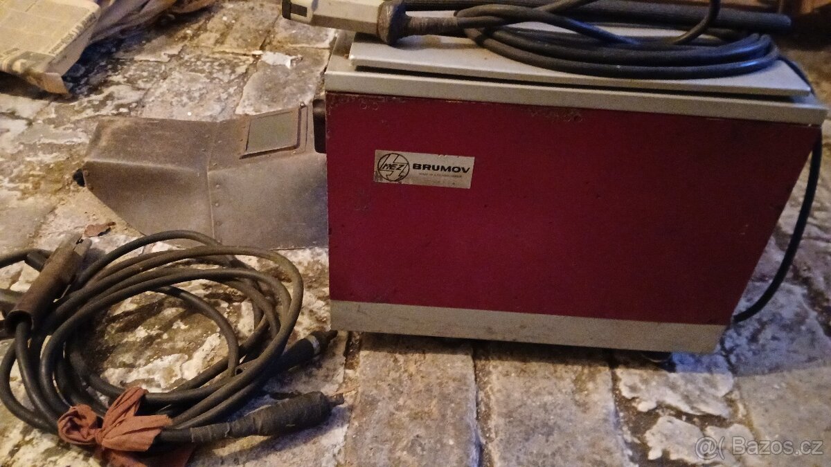 Svářečka elektrodová 380V