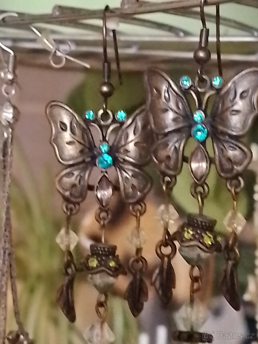 Náušnice vysací  kov.korálky