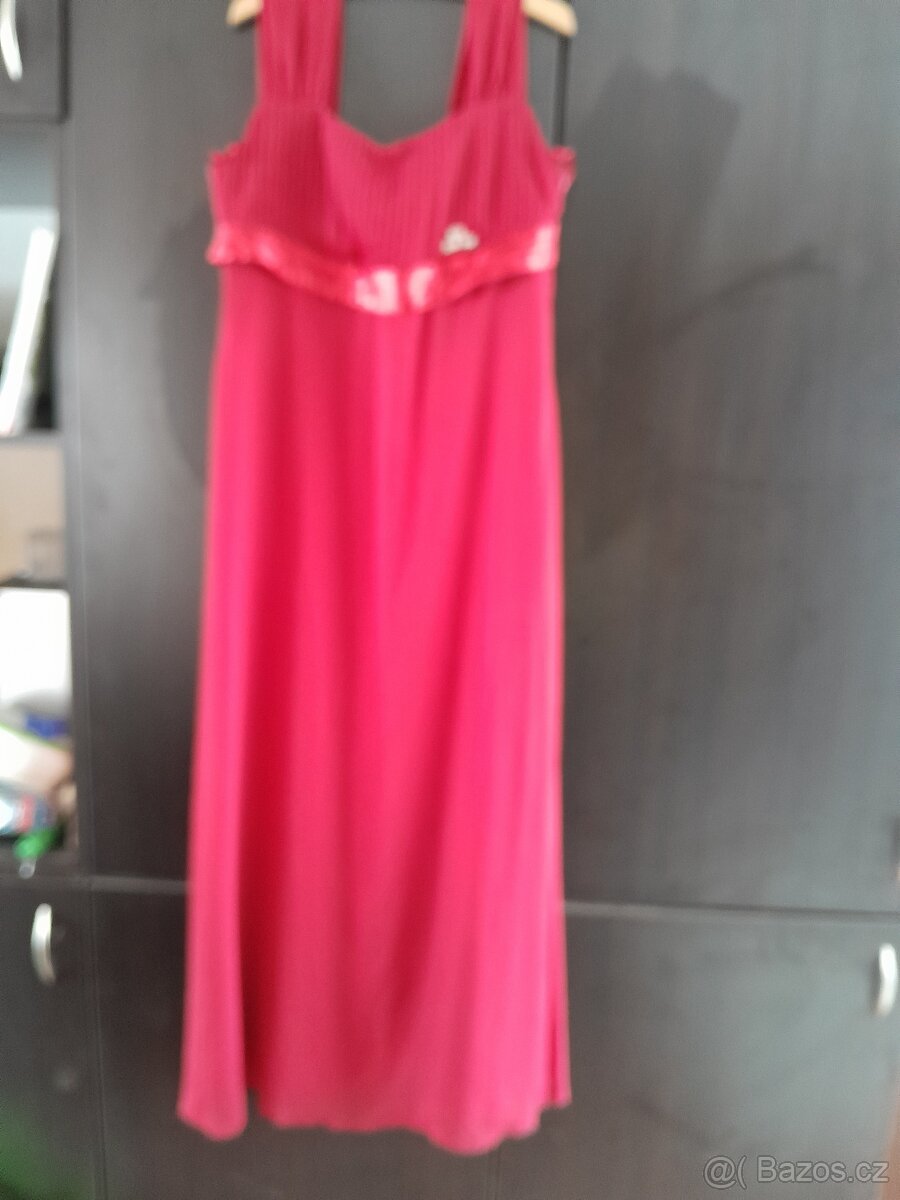 Plesové šaty tmavě červené