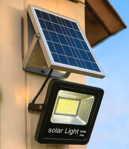 LED reflektor 200W se solárním panelem