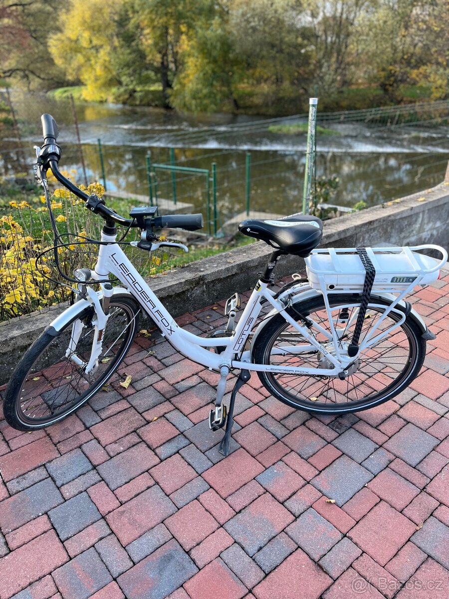 městské elektrokolo Leader Fox Lotus