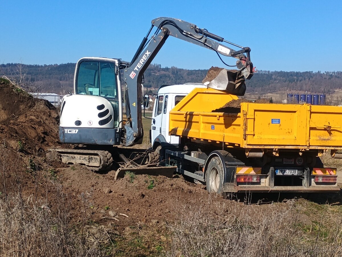 Výkopové práce +odvoz/dovoz štěrku atd.