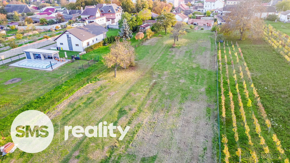 Prodej pozemku s projektem k výstavbě v srdci vinařské oblas