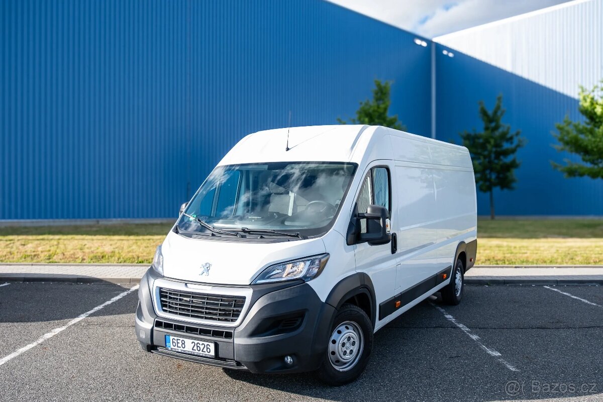 K pronájmu prostorná dodávku Peugeot Boxer L4H2