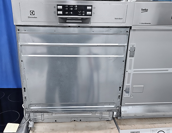 Myčka nádobí ELECTROLUX, display, odložený start