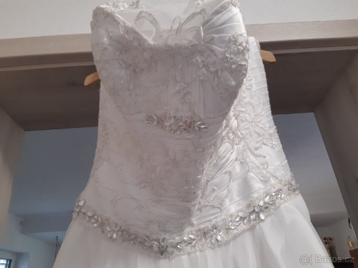 Svatební šaty vel.36