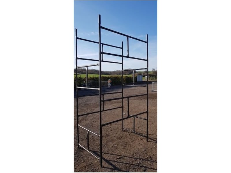 Pronájem malého lešení - rámové stavební lešení