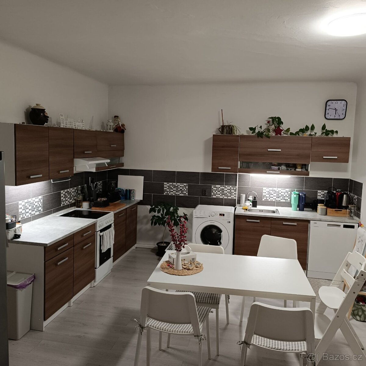 Prodám kuchyňské skříňky