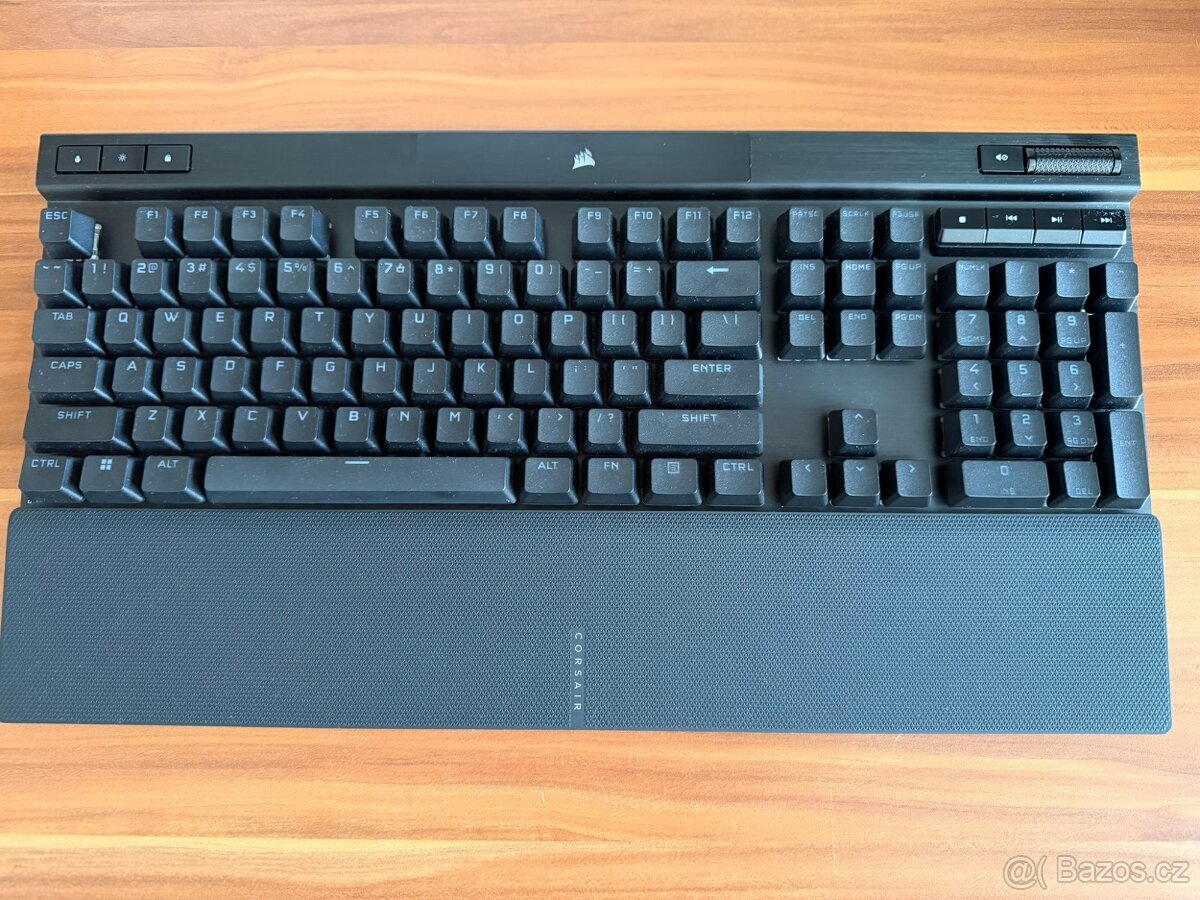 Corsair K70 RGB Pro – Mechanická klávesnice