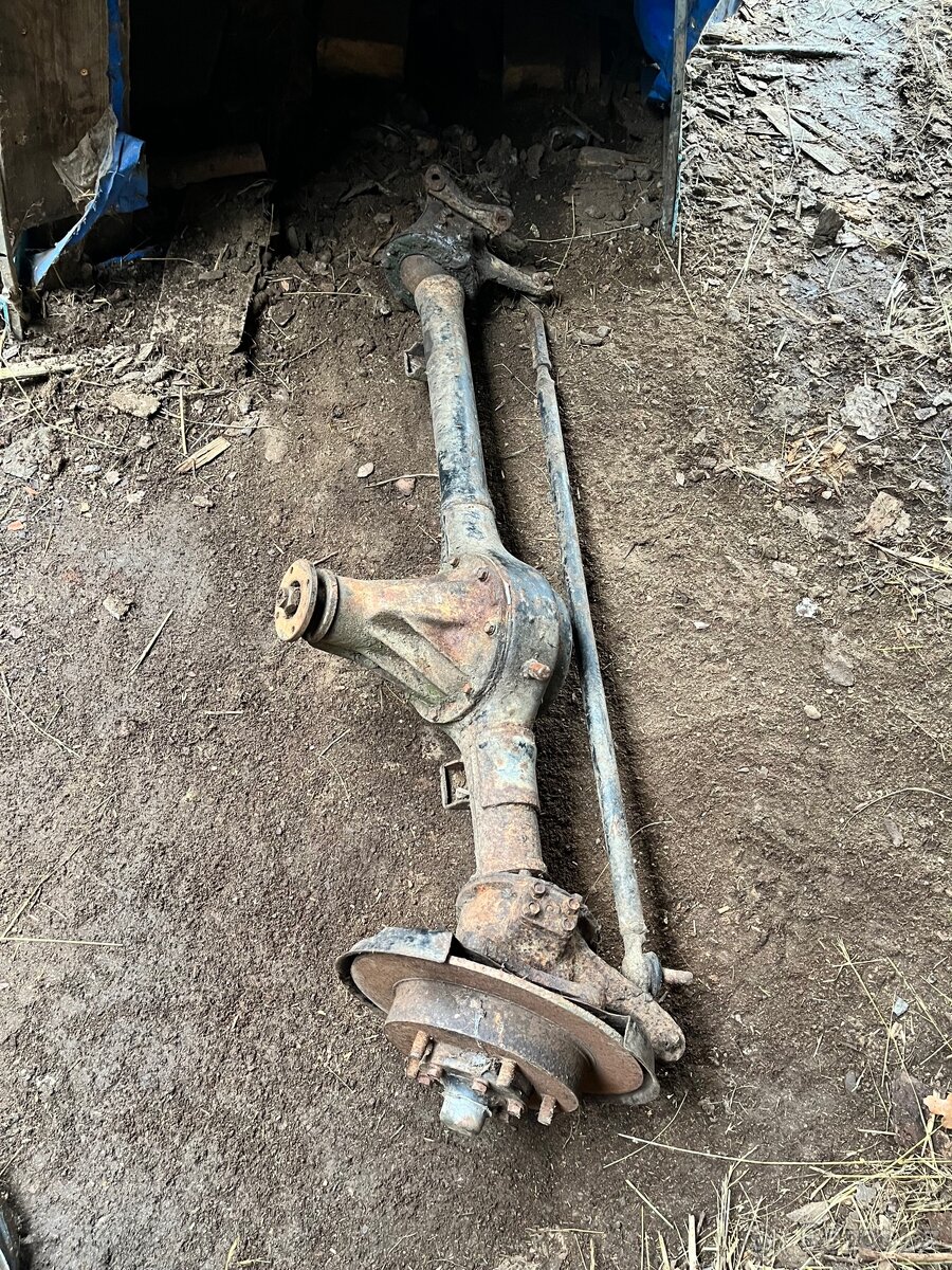 Přední náprava na suzuki samurai