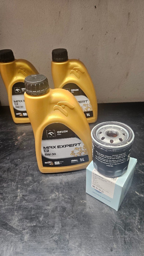 Prodám olej. filtr + 3l oleje pro C1,107,Aygo