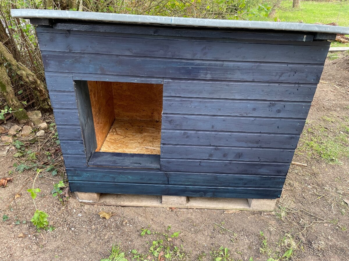 Zateplená psí bouda