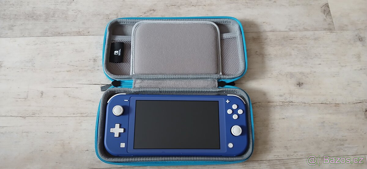 Nintendo Switch Lite Blue + originální krabice + pouzdro