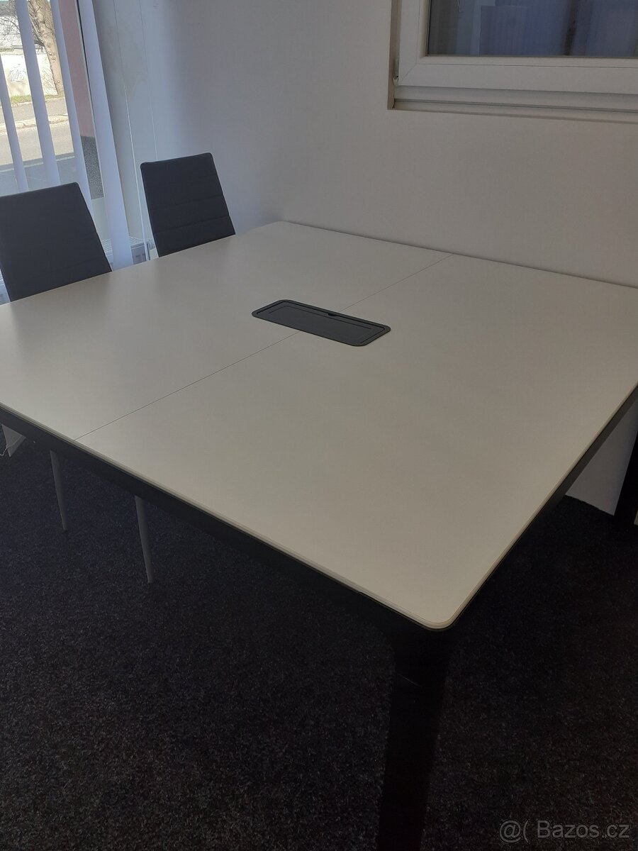 kancelářský stůl 140x140 cm