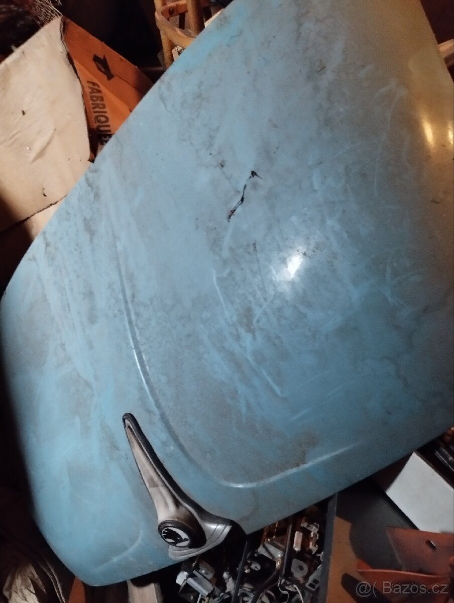 Zadní kapota škoda 440
