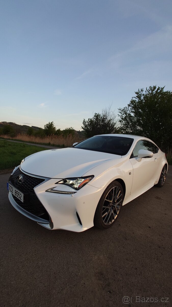 Lexus RC 300h F SPORT