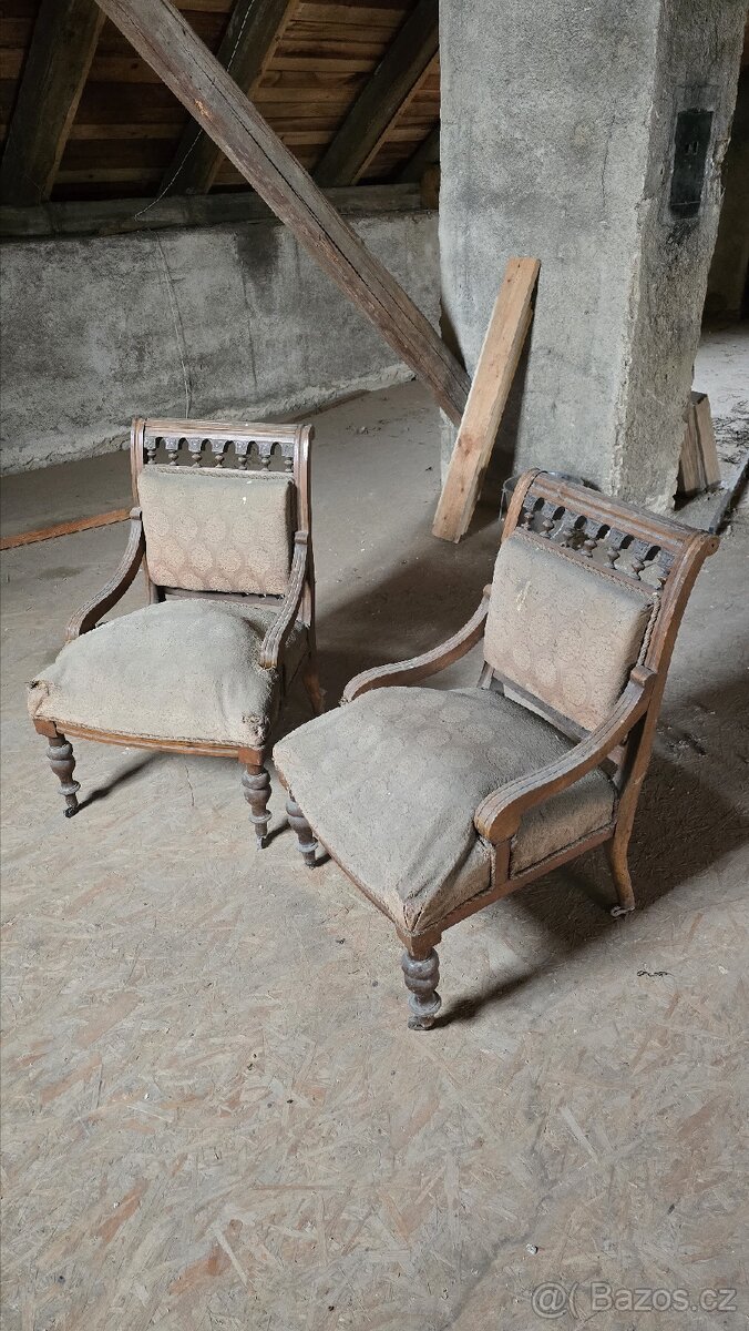 Sofa a dvě křesla k renovaci