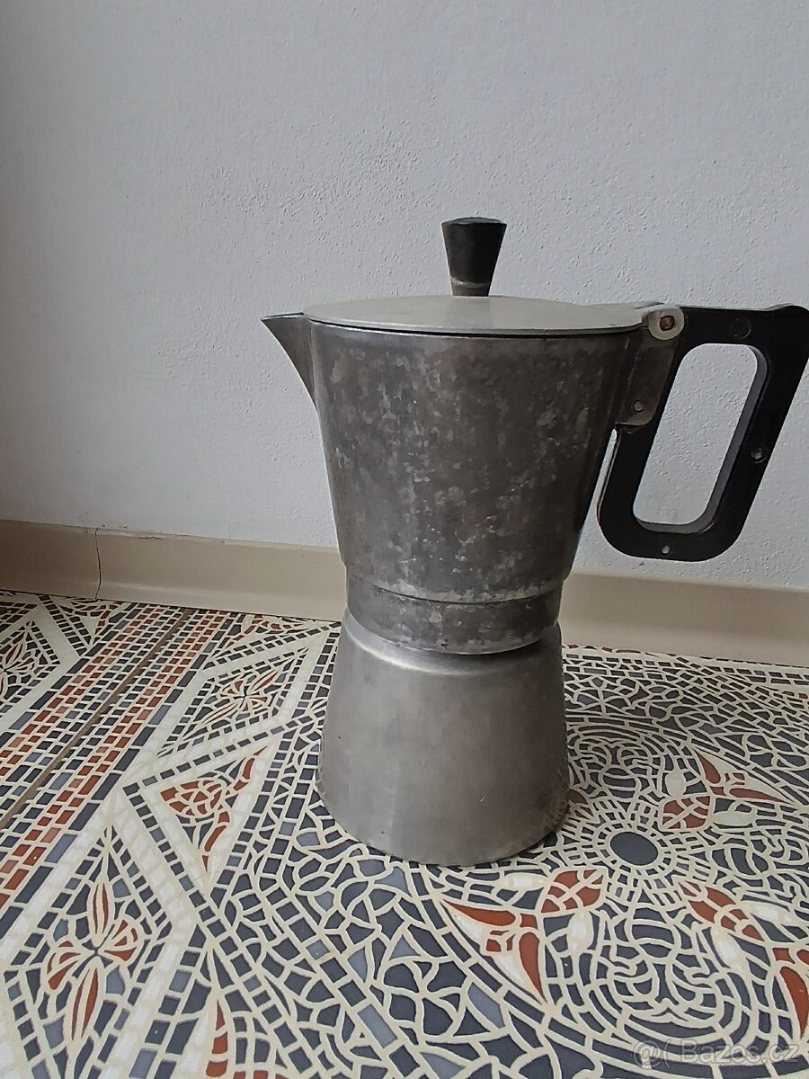 Hliníkový kávovar