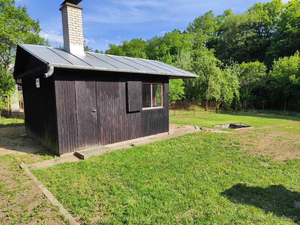 Pronájem zahrady 470m2 s chatou 24m2 Zlín- Příluky, MHD,VLAK