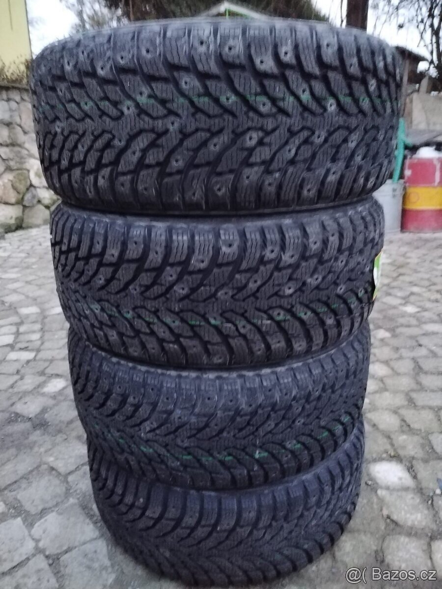 225/40/18 zimni pneu NOKIAN HAKAPELITA 225/40 R18